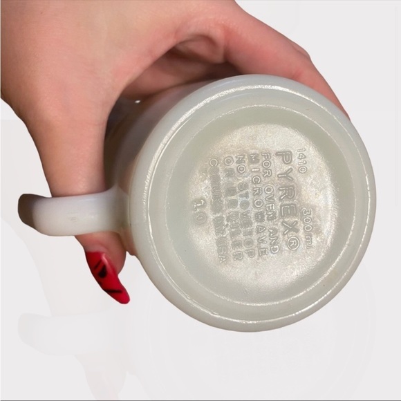 Vintage PYREX Butterfly Gold 1410 Milk Glass D-Handle Coffee Cup Mug Set - Picture 3 of 6